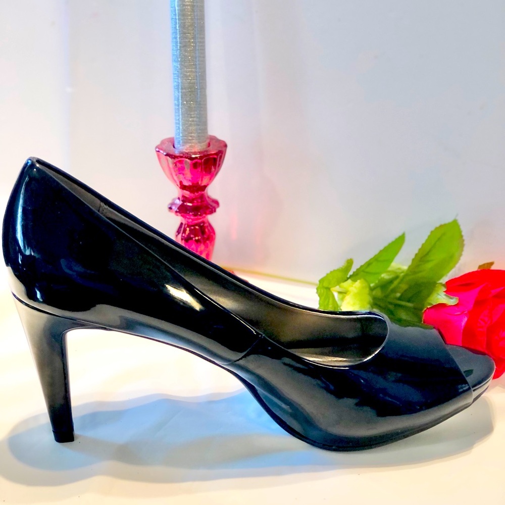 Bandolino Glossy Black Peep-Toe Heels